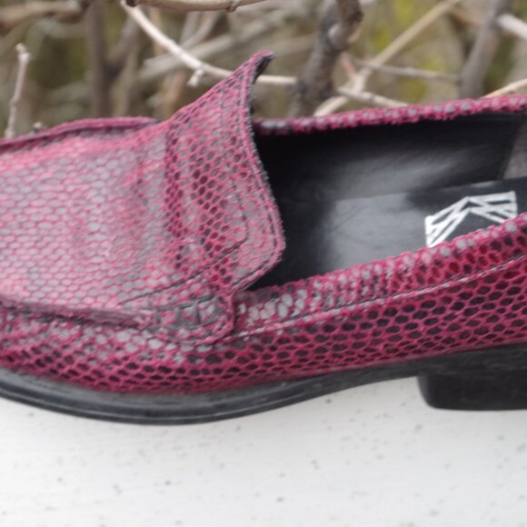 White MT. Snake Loafers Made In Brazil Women - Picture 3 of 5